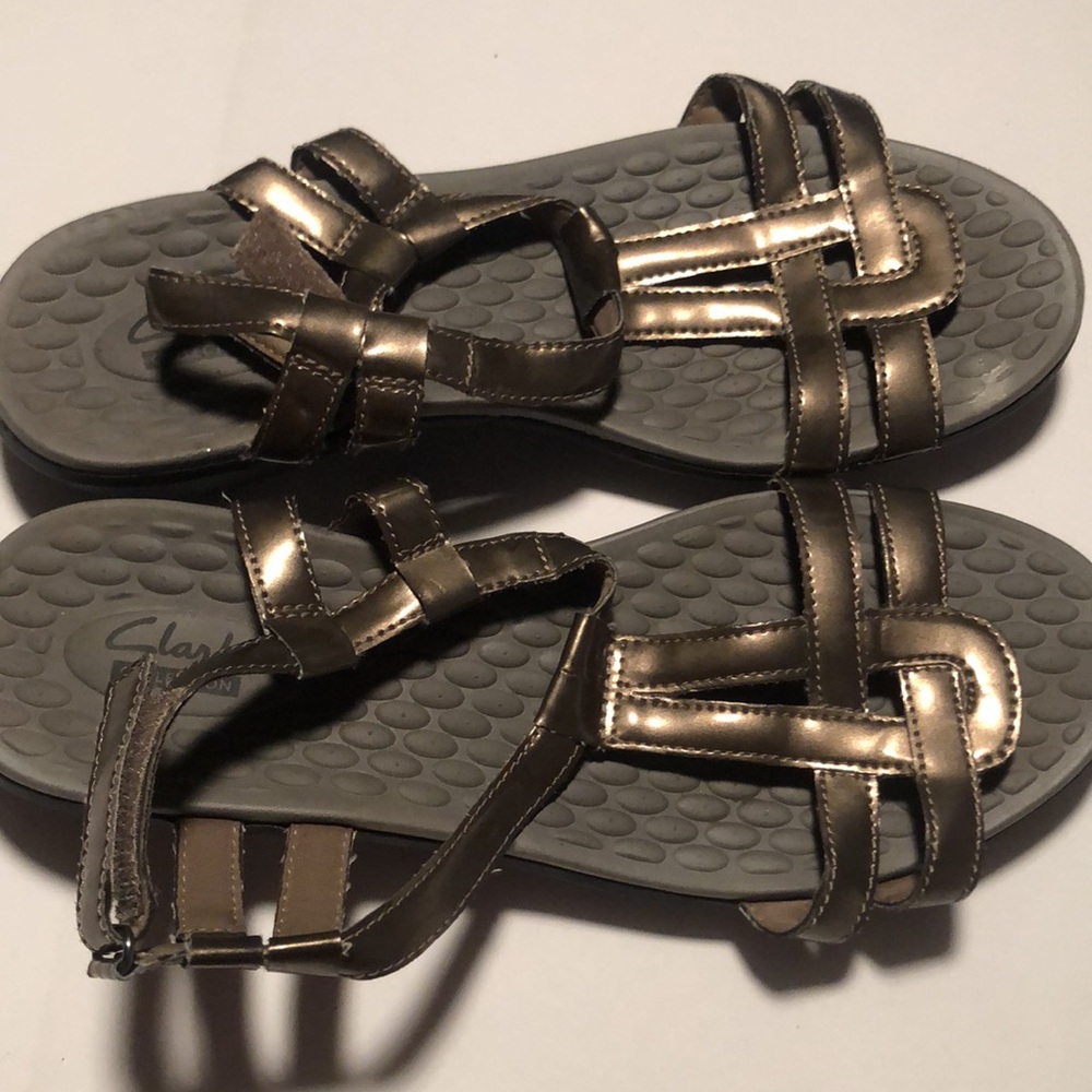 Woman’s Spring Silver Clarks Collection Gray Sand… - image 2